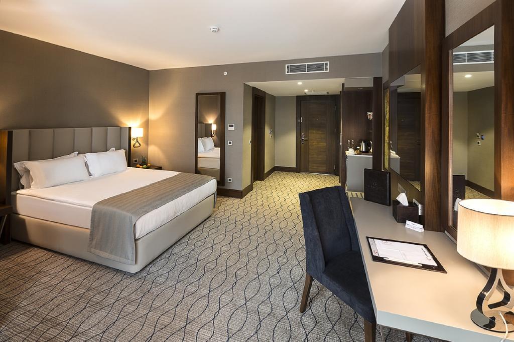Ramada By Wyndham Sakarya Hotel Room photo