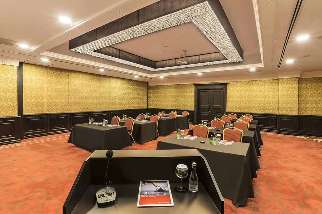 Ramada By Wyndham Sakarya Hotel Exterior photo