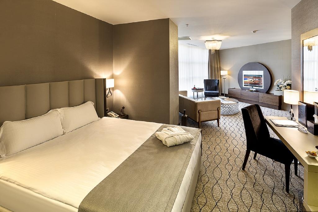 Ramada By Wyndham Sakarya Hotel Room photo