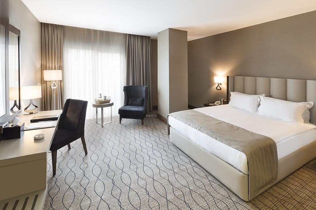 Ramada By Wyndham Sakarya Hotel Exterior photo